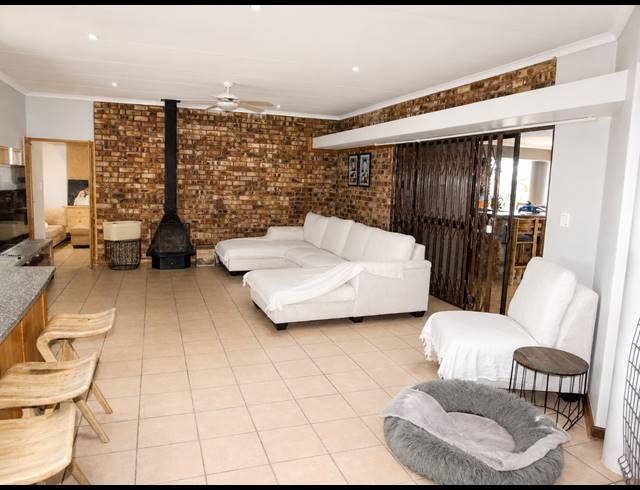 1.60HA SMALLHOLDING FOR SALE IN WHITE RIVER ESTATES